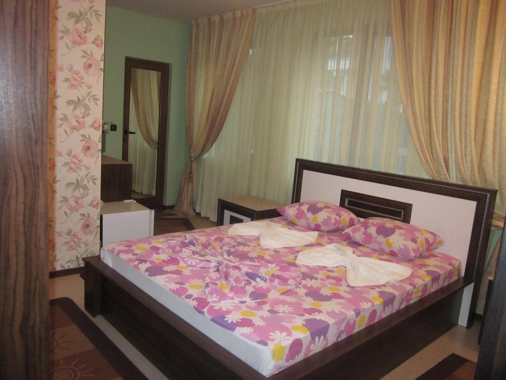 Guest House Hristina Sozopol Ruang foto